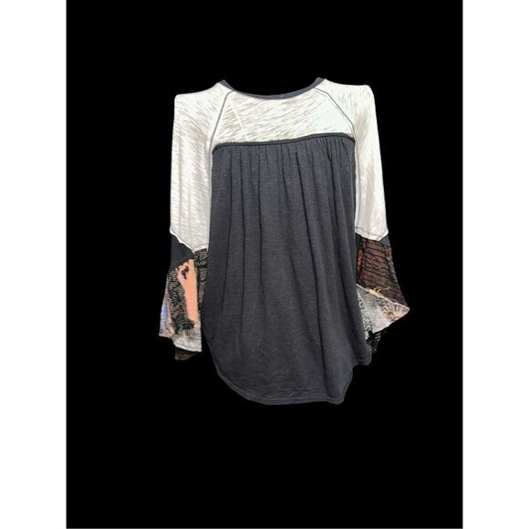 Beautiful WE THE FREE Free People Friday Fever Raglan Contrast T Shirt (Black Co - Picture 10 of 13